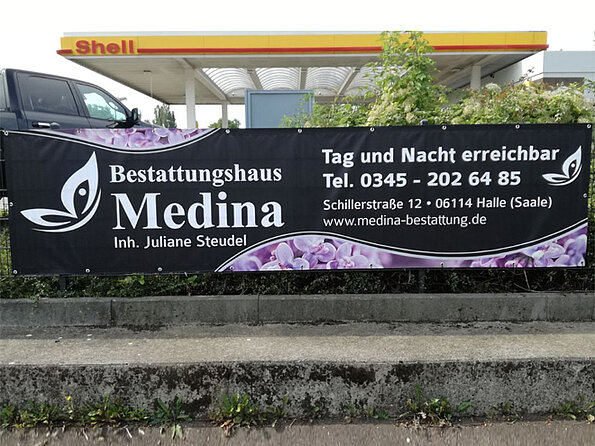 Werbeplane für Bestatter Medina Bestattungen
